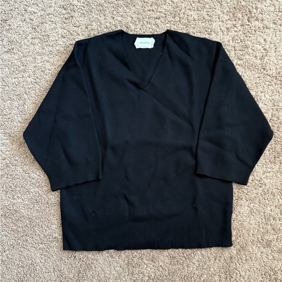 Aritzia Tops - ARITZIA WILFRED Souvenir Sweater Womens XS
Black V-neck Slouchy Wide Sleeve